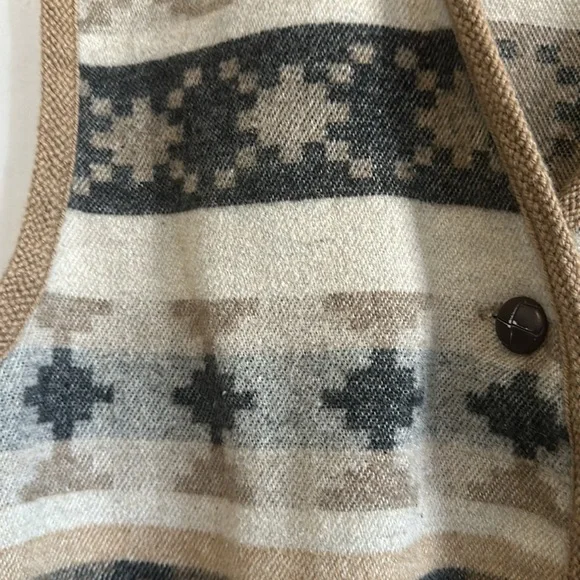 Top - Picture 6 of 14